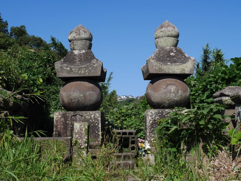 加治木島津家初代の夫婦墓