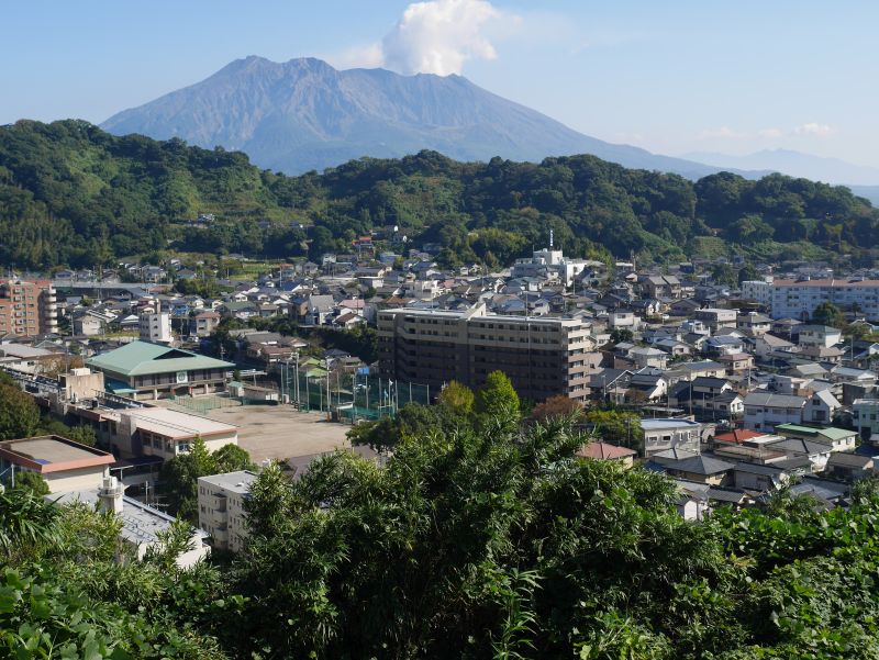 金剛嶺から鹿児島市街を見渡す