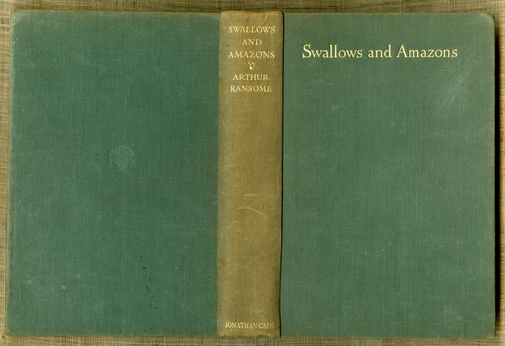 SWALLOWS & AMAZONS（1932年12月の新装画版第3刷、Jonathan Cape）の表紙