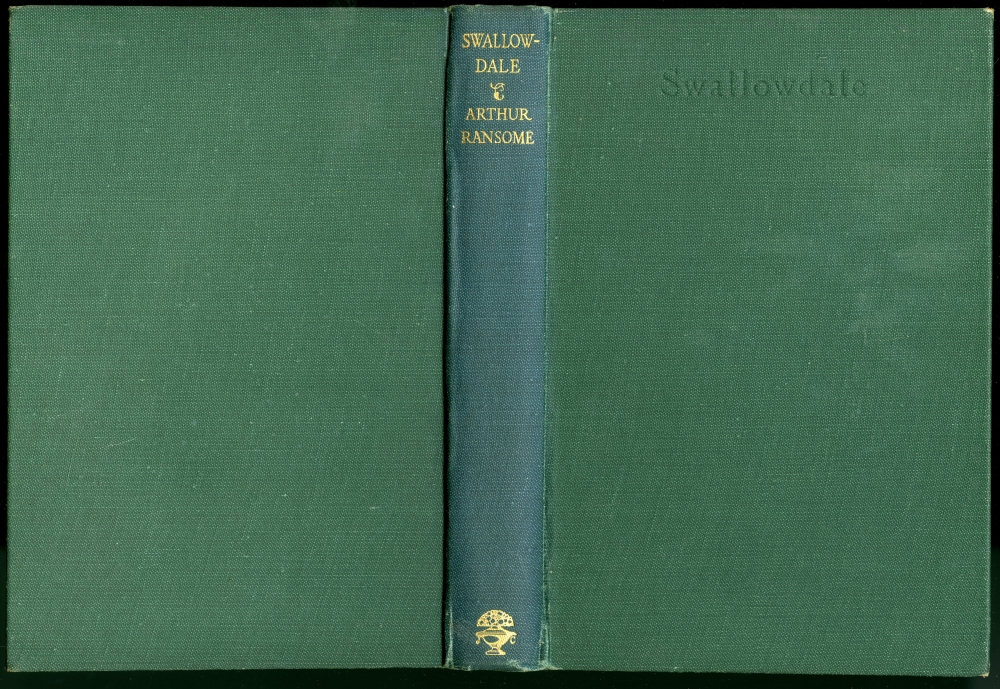 『ツバメの谷（SWALLOWDALE）』（1938年6月第8刷以降のランサム挿絵版）の表紙 