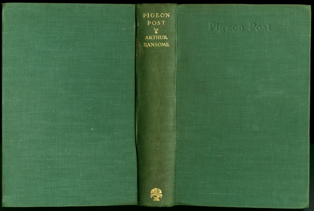 『ツバメ号の伝書バト（PIGEON POST）』（Jonathan Cape、初版1936年11月）の表紙
