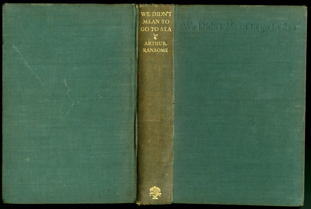 『海へ出るつもりじゃなかった（WE DIDN’T MEAN TO GO TO SEA）』（Jonathan Cape、初版1937年11月）の表紙