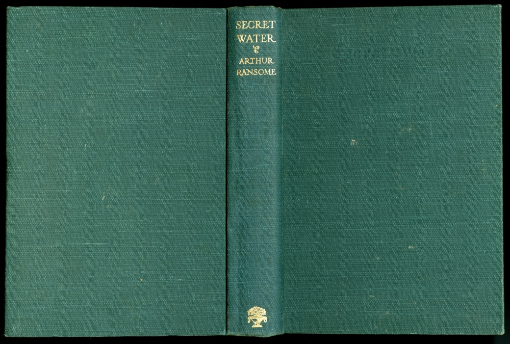 『ひみつの海（SECRET WATER）』（Jonathan Cape、初版1939年11月） の表紙
