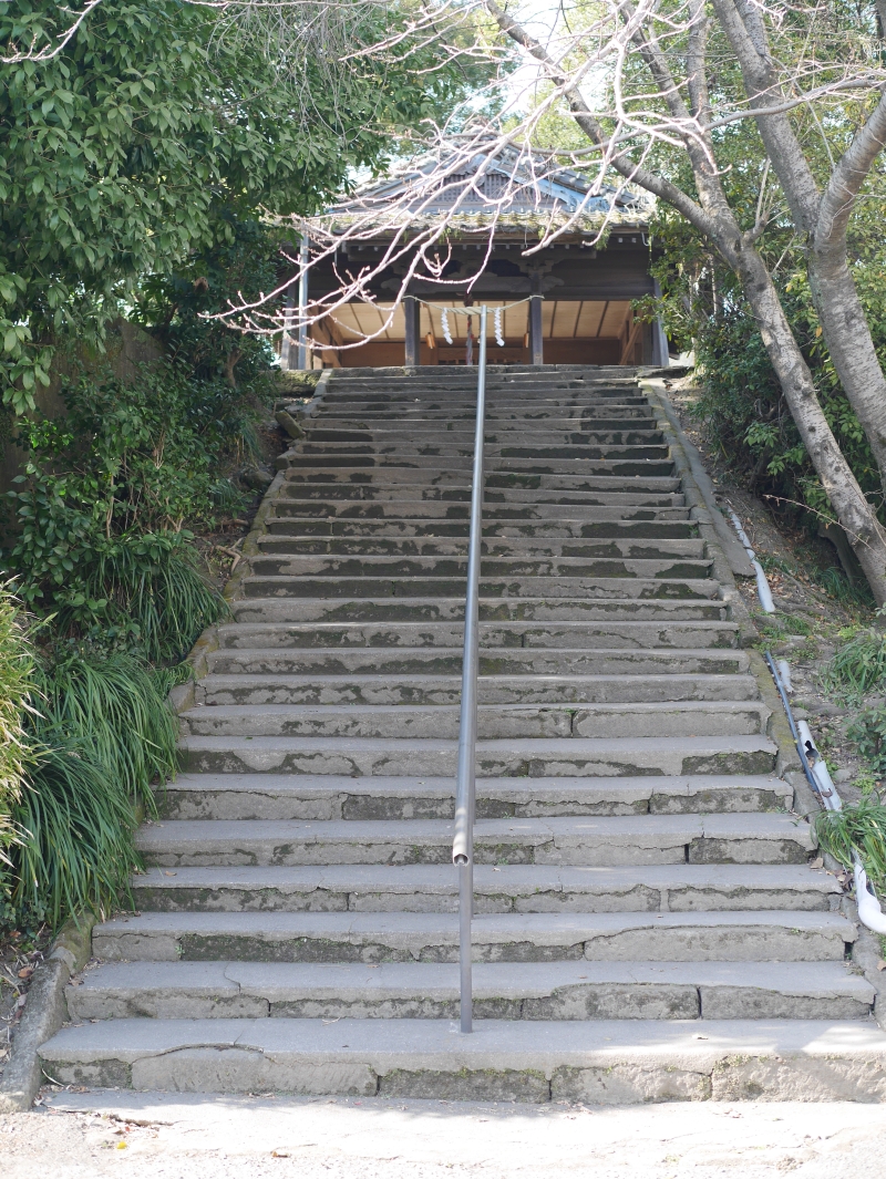 長田神社（かつての諏訪神社）前の階段
