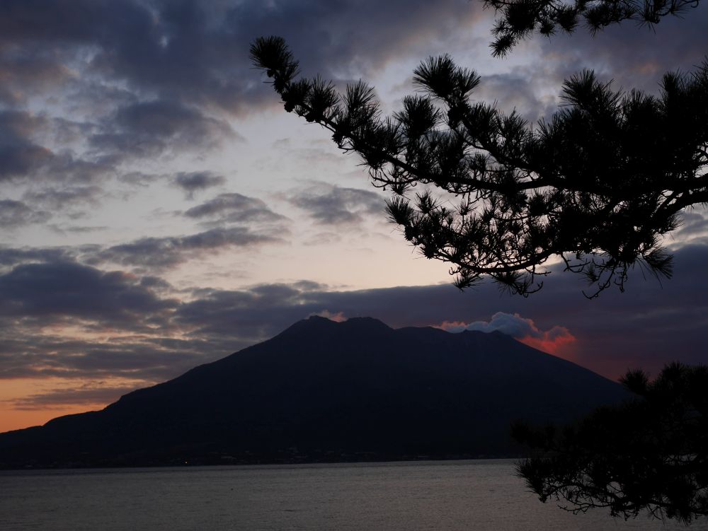 2021年元旦、夜明けの桜島