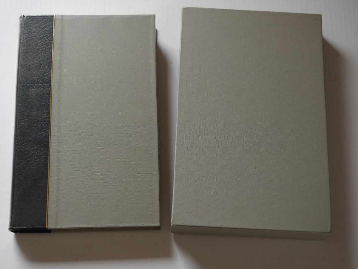 『Joan Hassall: engravings and drawings』（1985年）特装版の外箱と表紙
