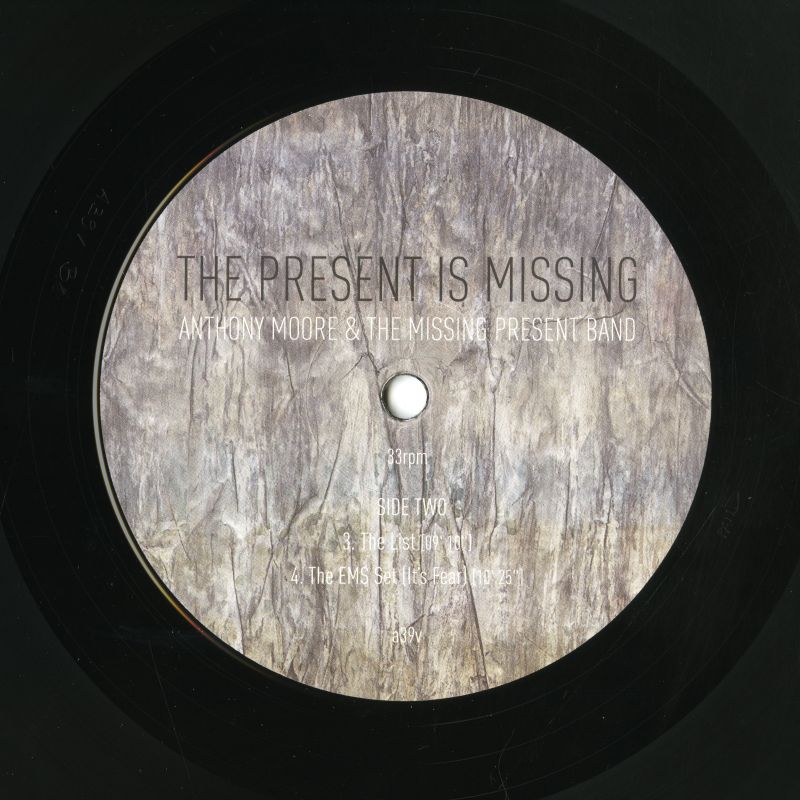 Anthony Moore & The Missing Present Band「The Present Is Missing」（2016年、A-Musik）ラベル02