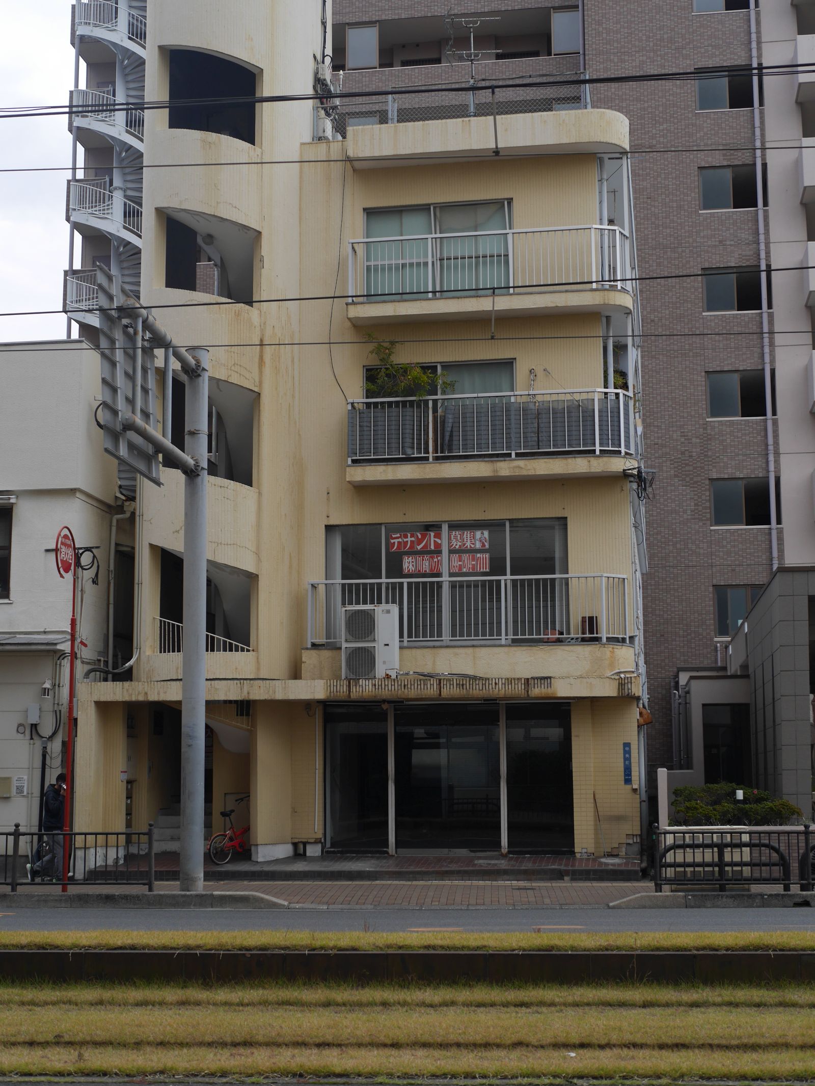 あづさ書店西駅店16